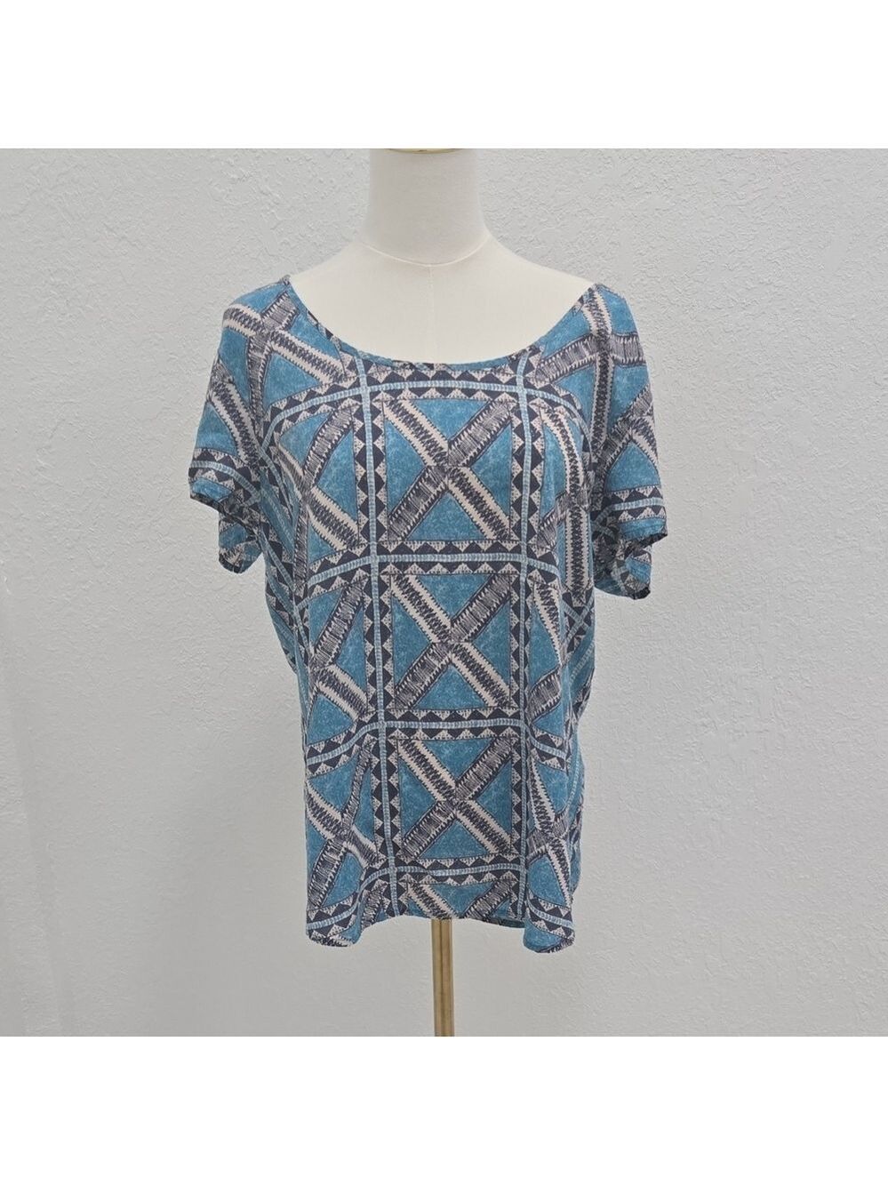 Lucky Brand Blue Geometric Short-Sleeve Top